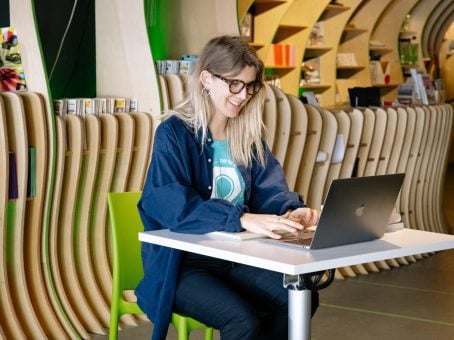 Online after-school volunteering